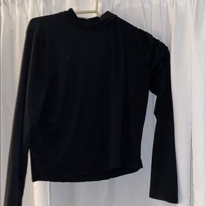 SOFT TURTLE NECK TIGHT BLACK CROP TOP